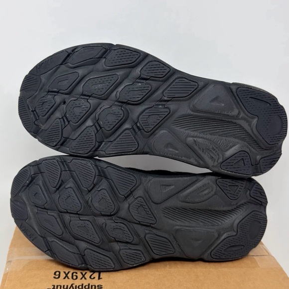 HOKA Clifton 9 Men’s 9.5 D Black Running Shoe Sneaker Lightweight - Picture 16 of 16